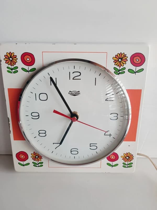 Ensemble Kalorik : horloge, coquetiers et pots Berry