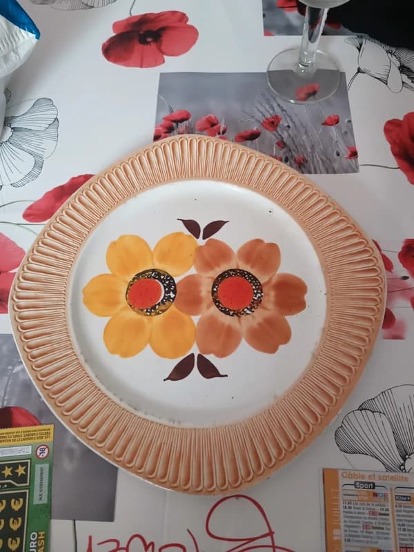 Grand plat faïence Mondovi Italie motif floral 70's