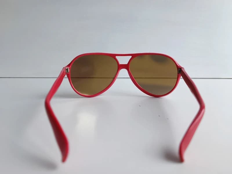 Lunettes de soleil aviateur vintage rouge