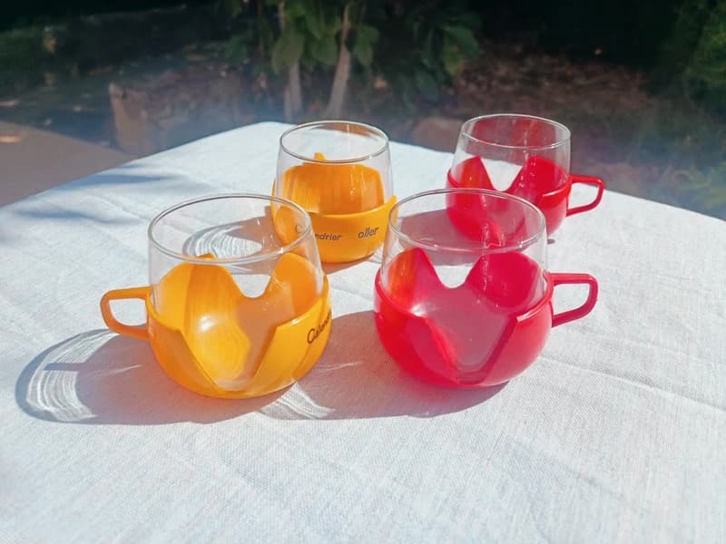 4 Tasses Space Age Jaunes Rouges Made in Holland