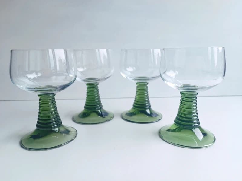 Lot de 4 verres à vin d'Alsace vintage / Verres Roemer pied vert